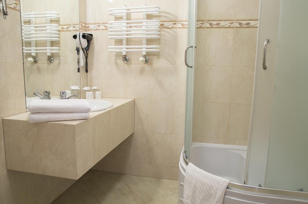 Hotel Mazurski Dworek Mikołajki Ruang foto