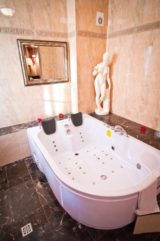 Hotel Mazurski Dworek Mikołajki Ruang foto
