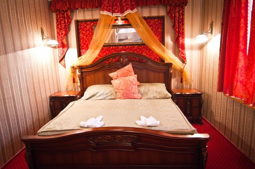 Hotel Mazurski Dworek Mikołajki Ruang foto