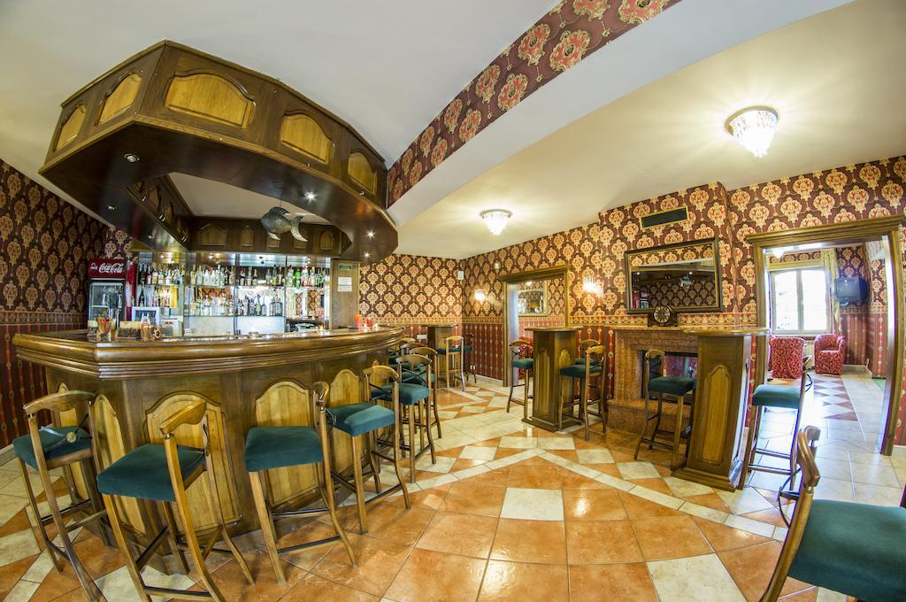 Hotel Mazurski Dworek Mikołajki Bagian luar foto