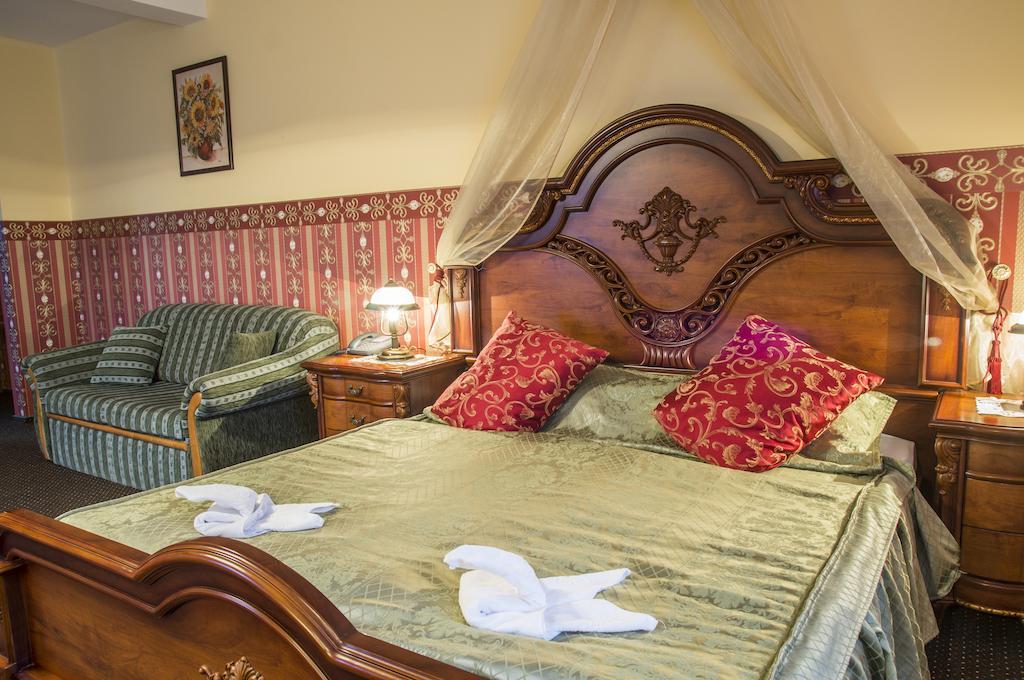 Hotel Mazurski Dworek Mikołajki Ruang foto