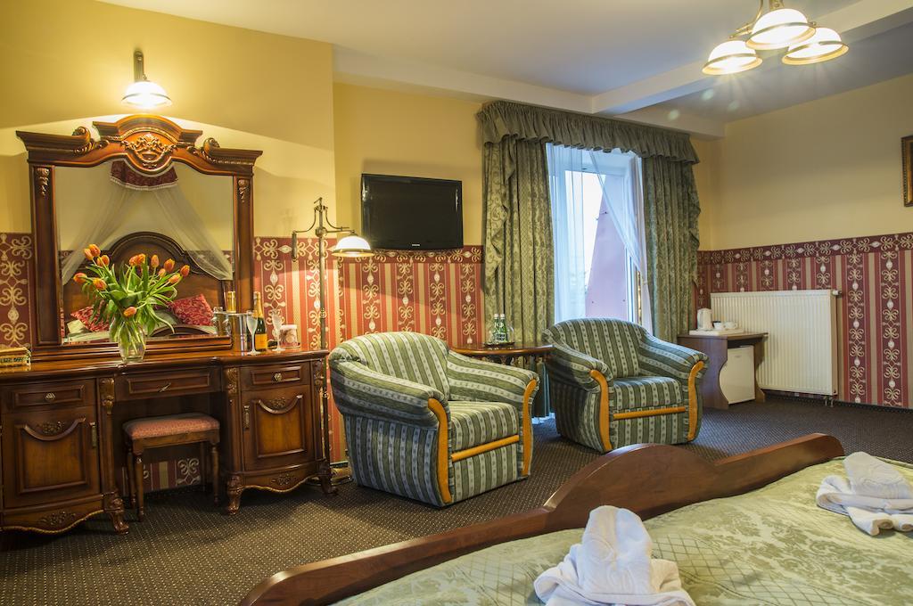 Hotel Mazurski Dworek Mikołajki Ruang foto