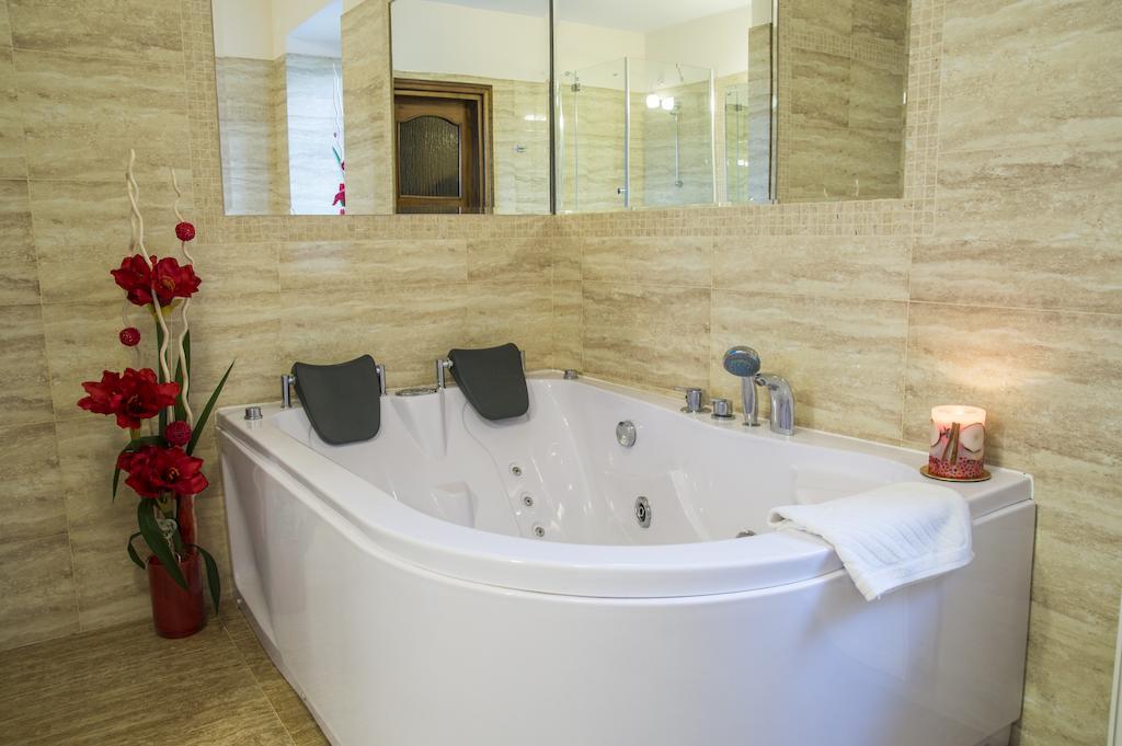 Hotel Mazurski Dworek Mikołajki Ruang foto