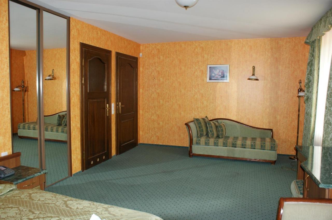 Hotel Mazurski Dworek Mikołajki Ruang foto